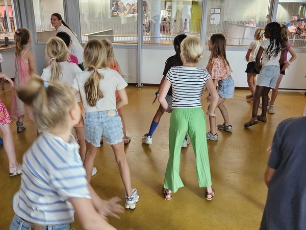 
      
        Dansen.jpg
      
    