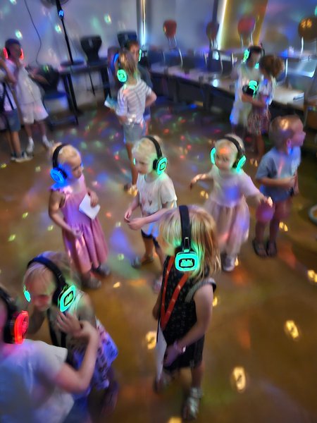
      
        Silent disco.jpg
      
    