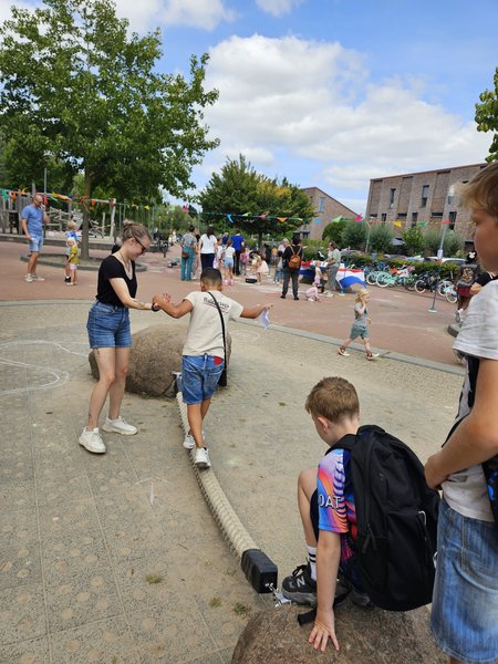 
      
        Buitenbaan1.jpg
      
    